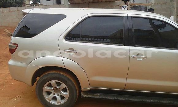 Comprar Usado Toyota Fortuner Prata Carro em Luanda em Luanda Province Comprar Usado Toyota Fortuner Prata Carro em Luanda em Luanda Province