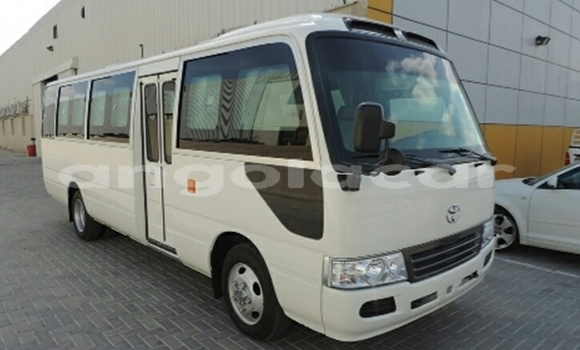 Acheter Occasion Voiture Toyota Coaster Blanc à Luanda, Province de Luanda Acheter Occasion Voiture Toyota Coaster Blanc à Luanda, Province de Luanda