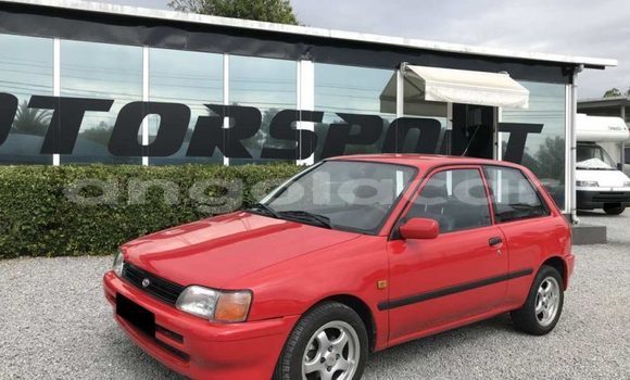 Buy Used Toyota Starlet Red Car in Luanda in Luanda Province