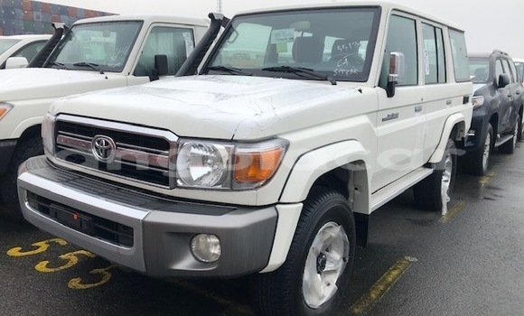 Buy Used Toyota Land Cruiser White Car in Benguela in Benguela Buy Used Toyota Land Cruiser White Car in Benguela in Benguela