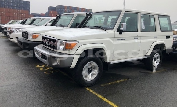 Buy Used Toyota Land Cruiser White Car in Benguela in Benguela Buy Used Toyota Land Cruiser White Car in Benguela in Benguela