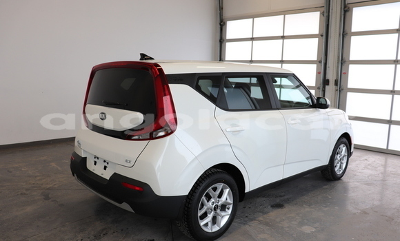 Buy Used Kia Soul White Car in Luena in Moxico Buy Used Kia Soul White Car in Luena in Moxico