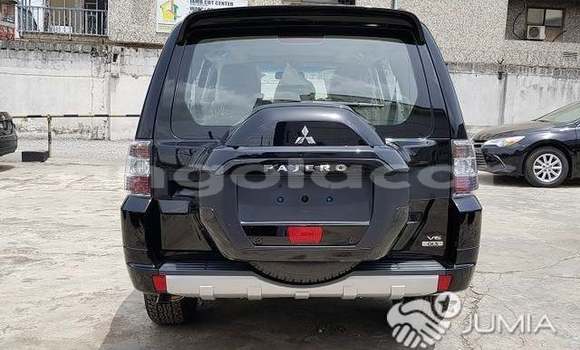 Acheter Occasion Voiture Mitsubishi Pajero Noir à Luena, Moxico