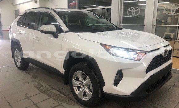 Acheter Occasion Voiture Toyota RAV4 Blanc à Luena, Moxico