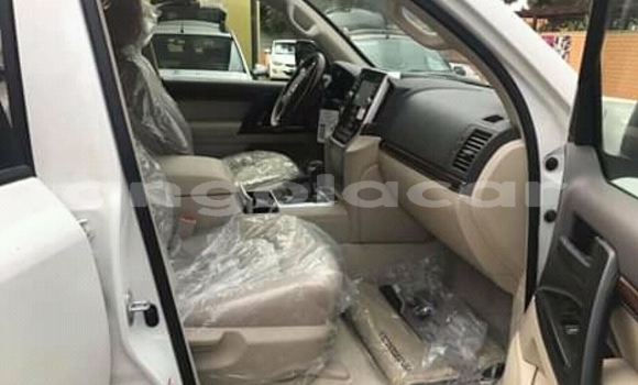 Comprar Usado Toyota Land Cruiser Branco Carro em N'zeto em Zaire Comprar Usado Toyota Land Cruiser Branco Carro em N'zeto em Zaire