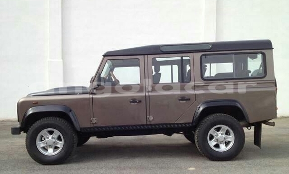 Buy Used Land Rover Defender Other Car in Luena in Moxico