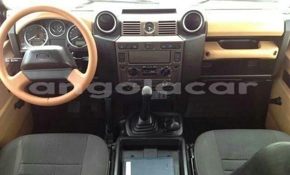 Comprar Usado Land Rover Defender Outro Carro em Luena em Moxico Comprar Usado Land Rover Defender Outro Carro em Luena em Moxico
