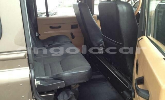 Comprar Usado Land Rover Defender Outro Carro em Luena em Moxico Comprar Usado Land Rover Defender Outro Carro em Luena em Moxico