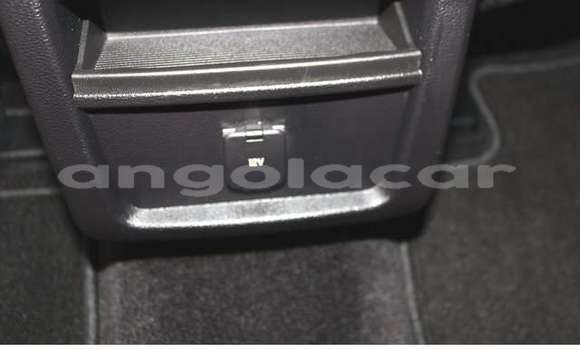 Comprar Usado Ford Edge Vermelho Carro em Luena em Moxico Comprar Usado Ford Edge Vermelho Carro em Luena em Moxico