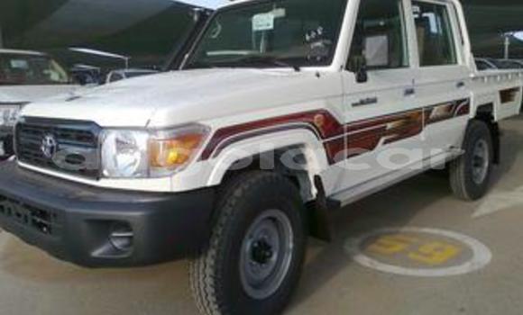 Buy Used Toyota Land Cruiser White Car in Luena in Moxico Buy Used Toyota Land Cruiser White Car in Luena in Moxico