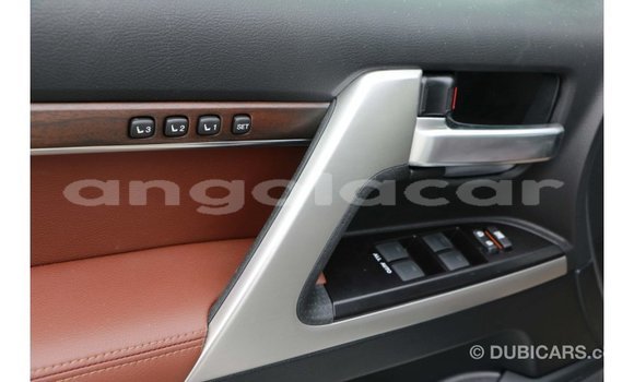 Acheter Import Voiture Toyota Land Cruiser Blanc à Import - Dubai, Province de Bengo Acheter Import Voiture Toyota Land Cruiser Blanc à Import - Dubai, Province de Bengo