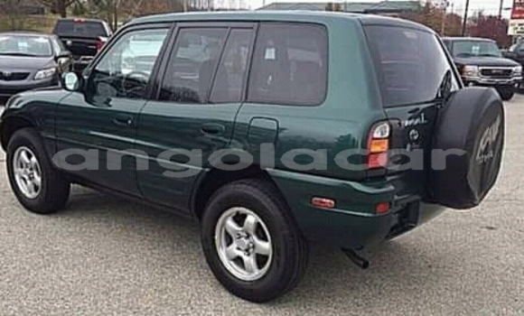Comprar Usado Toyota RAV4 Verde Carro em Luena em Moxico