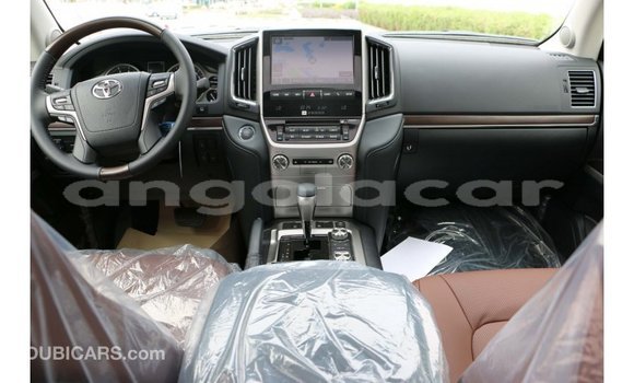 Acheter Import Voiture Toyota Land Cruiser Blanc à Import - Dubai, Province de Bengo Acheter Import Voiture Toyota Land Cruiser Blanc à Import - Dubai, Province de Bengo