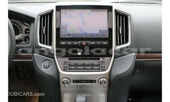 Acheter Import Voiture Toyota Land Cruiser Blanc à Import - Dubai, Province de Bengo Acheter Import Voiture Toyota Land Cruiser Blanc à Import - Dubai, Province de Bengo