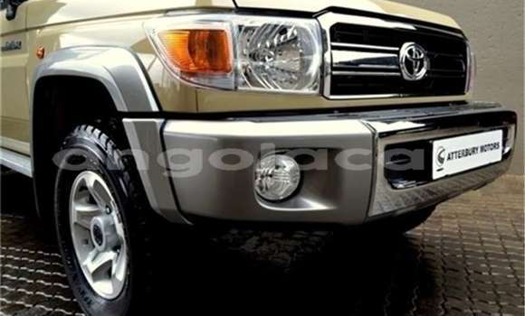 Acheter Occasion Voiture Toyota Land Cruiser Beige à Catabola, Bie Acheter Occasion Voiture Toyota Land Cruiser Beige à Catabola, Bie