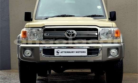 Acheter Occasion Voiture Toyota Land Cruiser Beige à Catabola, Bie Acheter Occasion Voiture Toyota Land Cruiser Beige à Catabola, Bie