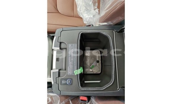 Acheter Import Voiture Toyota Land Cruiser Blanc à Import - Dubai, Province de Bengo Acheter Import Voiture Toyota Land Cruiser Blanc à Import - Dubai, Province de Bengo