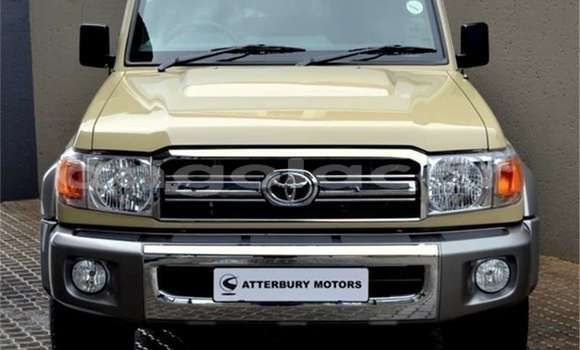 Acheter Occasion Voiture Toyota Land Cruiser Beige à Catabola, Bie Acheter Occasion Voiture Toyota Land Cruiser Beige à Catabola, Bie