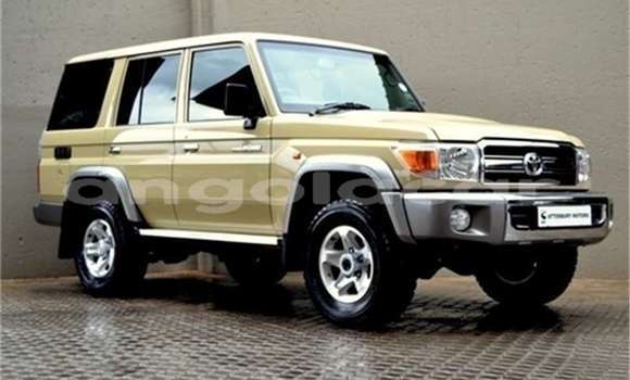 Acheter Occasion Voiture Toyota Land Cruiser Beige à Catabola, Bie Acheter Occasion Voiture Toyota Land Cruiser Beige à Catabola, Bie
