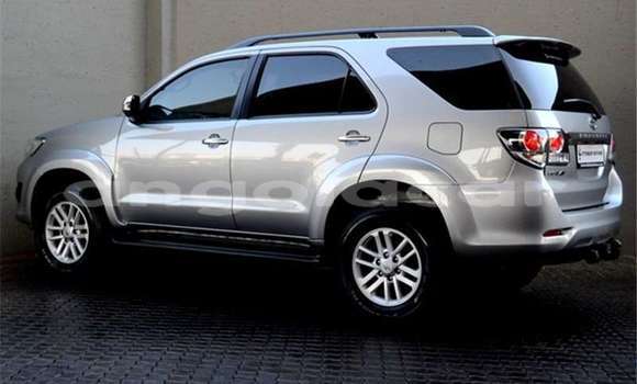 Acheter Occasion Voiture Toyota Fortuner Gris à Lubango, Huila Acheter Occasion Voiture Toyota Fortuner Gris à Lubango, Huila