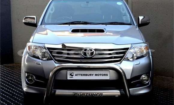 Acheter Occasion Voiture Toyota Fortuner Gris à Lubango, Huila Acheter Occasion Voiture Toyota Fortuner Gris à Lubango, Huila