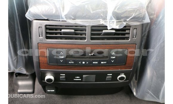 Acheter Import Voiture Toyota Land Cruiser Blanc à Import - Dubai, Province de Bengo Acheter Import Voiture Toyota Land Cruiser Blanc à Import - Dubai, Province de Bengo