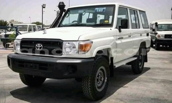 Acheter Occasion Voiture Toyota Land Cruiser Blanc à Luena, Moxico Acheter Occasion Voiture Toyota Land Cruiser Blanc à Luena, Moxico