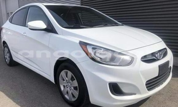 Comprar Usado Hyundai Accent Branco Carro em N'zeto em Zaire