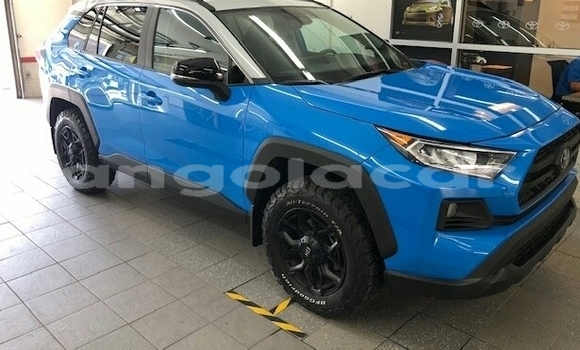 Comprar Usado Toyota RAV4 Azul Carro em Luena em Moxico Comprar Usado Toyota RAV4 Azul Carro em Luena em Moxico