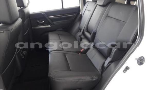 Acheter Occasion Voiture Mitsubishi Pajero Blanc à Luena, Moxico Acheter Occasion Voiture Mitsubishi Pajero Blanc à Luena, Moxico