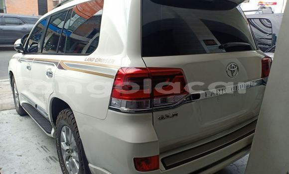 Comprar Usado Toyota Land Cruiser Branco Carro em Luena em Moxico Comprar Usado Toyota Land Cruiser Branco Carro em Luena em Moxico