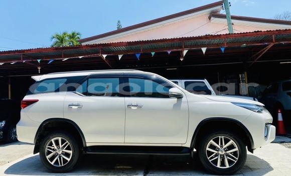 Buy Used Toyota Fortuner White Car in N'zeto in Zaire