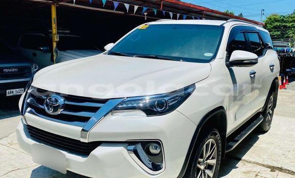 Acheter Occasion Voiture Toyota Fortuner Blanc à N'zeto, Zaïre Acheter Occasion Voiture Toyota Fortuner Blanc à N'zeto, Zaïre