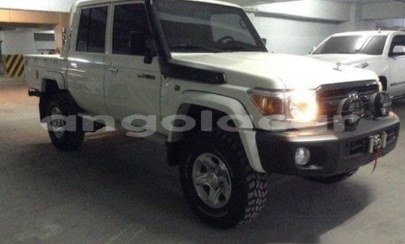 Buy Used Toyota Land Cruiser White Car in N'zeto in Zaire Buy Used Toyota Land Cruiser White Car in N'zeto in Zaire