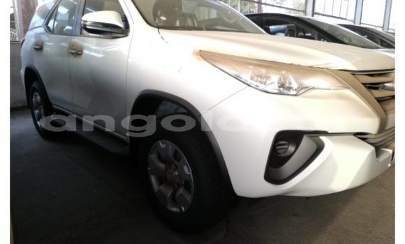 Buy New Toyota Fortuner White Car in N'zeto in Zaire Buy New Toyota Fortuner White Car in N'zeto in Zaire
