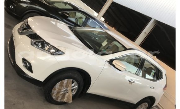 Comprar Novo Nissan X–Trail Branco Carro em N'zeto em Zaire