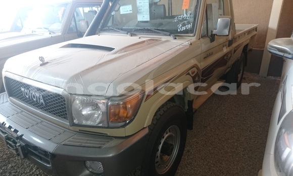 Comprar Novo Toyota Land Cruiser Branco Carro em Luena em Moxico