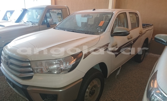 Comprar Novo Toyota Hilux Branco Carro em Luena em Moxico Comprar Novo Toyota Hilux Branco Carro em Luena em Moxico