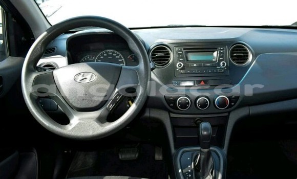 Comprar Usado Hyundai i10 Azul Carro em Luanda em Luanda Province Comprar Usado Hyundai i10 Azul Carro em Luanda em Luanda Province