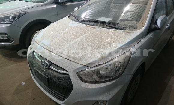 Acheter Neuf Voiture Hyundai Accent Blanc à N'zeto, Zaïre
