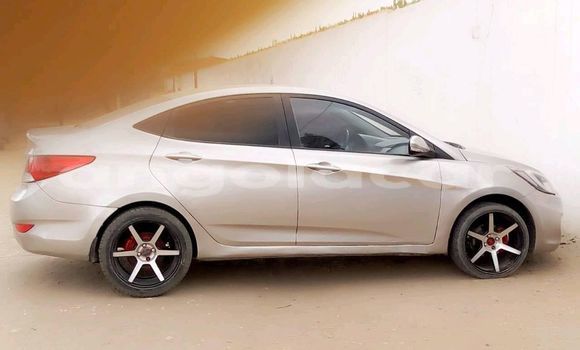 Acheter Occasion Voiture Hyundai Accent Gris à Luanda, Province de Luanda Acheter Occasion Voiture Hyundai Accent Gris à Luanda, Province de Luanda