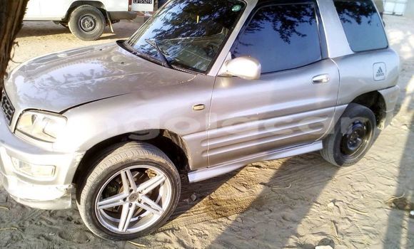 Comprar Usado Toyota RAV4 Prata Carro em Luanda em Luanda Province