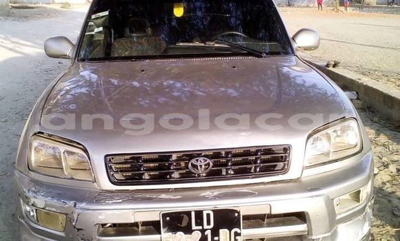 Acheter Occasion Voiture Toyota RAV4 Gris à Luanda, Province de Luanda Acheter Occasion Voiture Toyota RAV4 Gris à Luanda, Province de Luanda