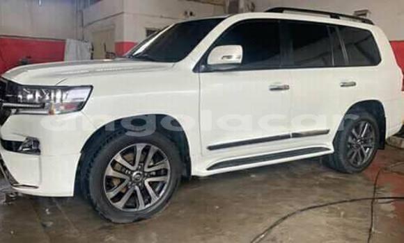 Buy Used Toyota Land Cruiser White Car in Benguela in Benguela