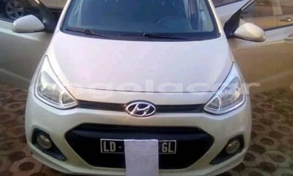 Buy Used Hyundai i10 White Car in Luanda in Luanda Province Buy Used Hyundai i10 White Car in Luanda in Luanda Province