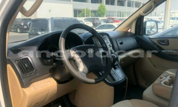 Buy Used Hyundai H1 White Car in Luanda in Luanda Province Buy Used Hyundai H1 White Car in Luanda in Luanda Province