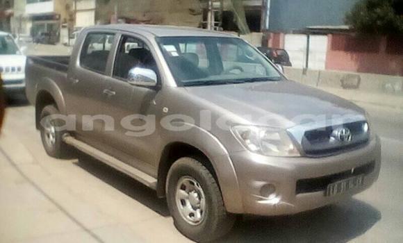 Comprar Usado Toyota Hilux Bege Carro em Benguela em Benguela Comprar Usado Toyota Hilux Bege Carro em Benguela em Benguela