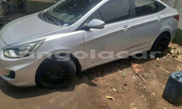 Acheter Occasion Voiture Hyundai Accent Gris à Luanda, Province de Luanda