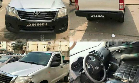 Acheter Occasion Voiture Toyota Hilux Gris à Luanda, Province de Luanda Acheter Occasion Voiture Toyota Hilux Gris à Luanda, Province de Luanda