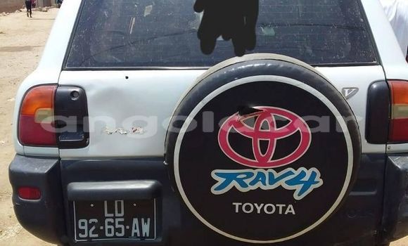 Acheter Occasion Voiture Toyota RAV4 Blanc à Luanda, Province de Luanda Acheter Occasion Voiture Toyota RAV4 Blanc à Luanda, Province de Luanda